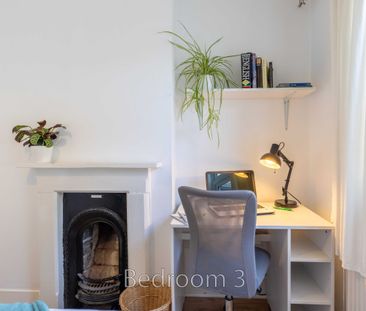 Room 4 - Photo 5
