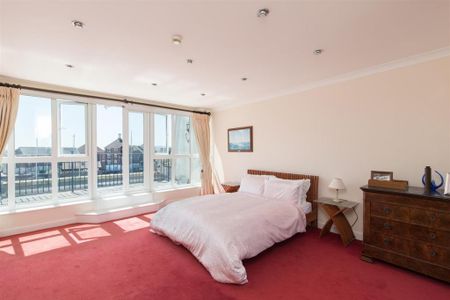 4 bedroom townhouse to rent - Photo 3