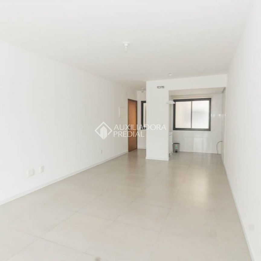Apartamento JK com 1 quarto e 49m² para alugar em Rio Branco, Porto Alegre. - Foto 1