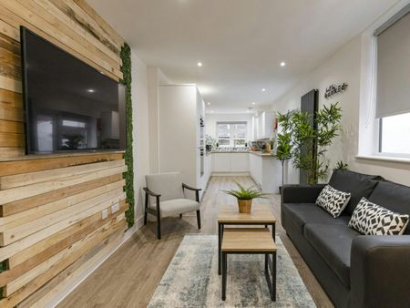 Terraced House to rent on - Photo 2