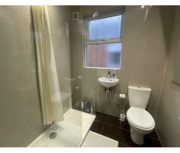 1 bedroom in a house share to rent - Photo 6