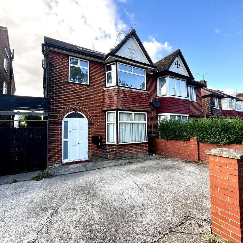 5 bedroom semi-detached house to rent - Photo 1