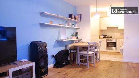 Intimate room in shared apartment in Ashtown, Dublin - Photo 3