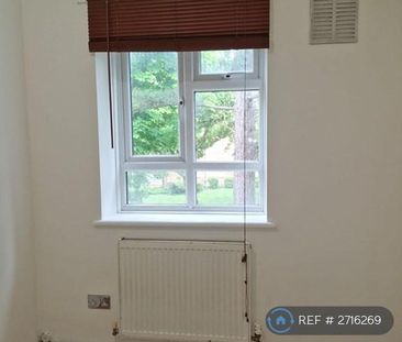 1 bedroom in a flat share to rent - Photo 1