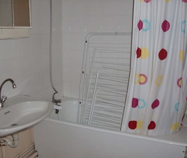 T2 POITIERS – Grand Maison – 45.48 m2 - Photo 4