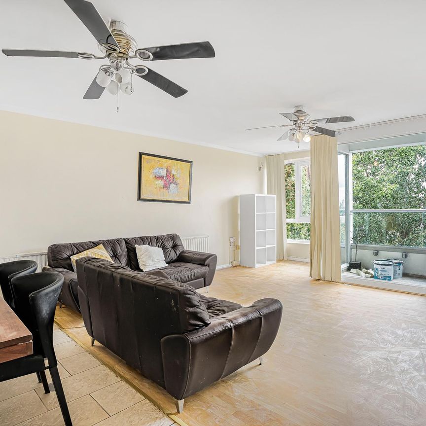 17 Netherhall Gardens - Photo 1