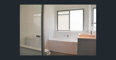 Modern Family Home in Highly Sought-After Lawnton - Photo 3