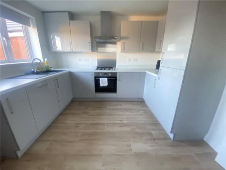 2 bedroom semi-detached house to rent - Photo 5