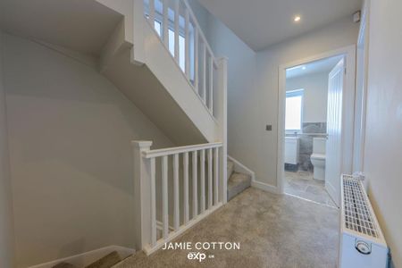 4 bedroom detached house to rent - Photo 5