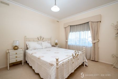 DOUBLE STORY IN SOUTH SHEPPARTON! - Photo 5