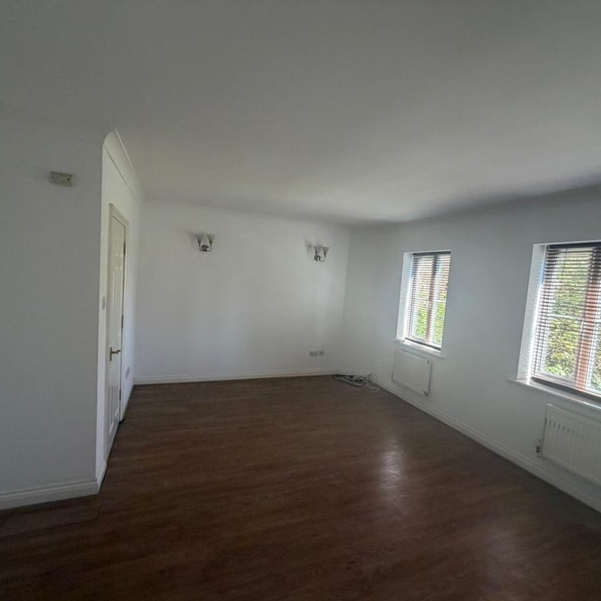 Room in a Shared House, Cintra Close, RG2 - Photo 1