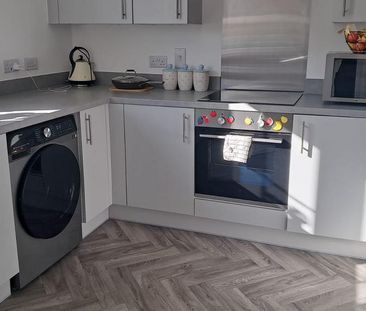 1 bedroom in a house share to rent - Photo 2