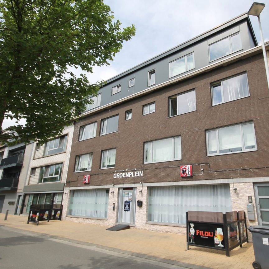 Gerenoveerd appartement met 1 slaapkamer op het Groenplein - Photo 1