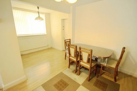 3 bedroom terraced house to rent - Photo 4