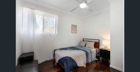 Hamptons-Inspired Family Haven on 700m² in Bellbird Park!!!! - Photo 5