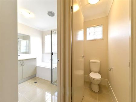 WESTDALE – Modern in New Estate! - Photo 5