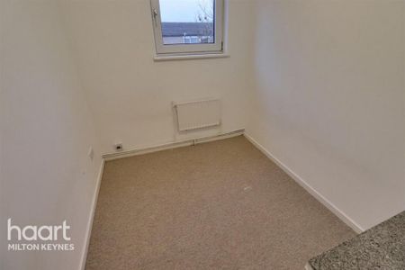 4 bedroom semi-detached house to rent - Photo 4