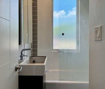 For Lease - 1415 Gerrard Street Unit# 2, Toronto, Ontario - Photo 3