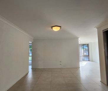 Single Level Home - Photo 5