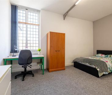 3 bedroom private hall to rent - Photo 3