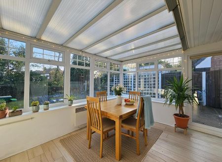 3 bedroom semi-detached house to rent - Photo 4