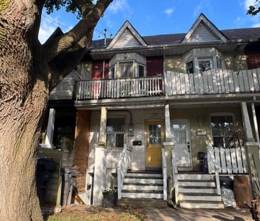 For Lease - 57 Hiawatha Avenue Unit# Upper, Toronto, Ontario - Photo 2