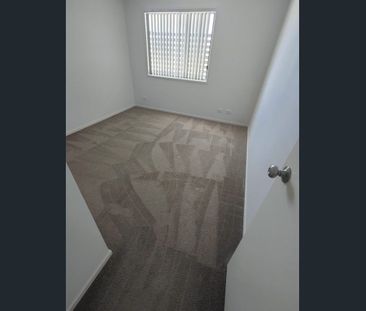 2 BEDROOM 2 ENSUITES - MANGO HILL COMPLEX - Available 11th March - Photo 1