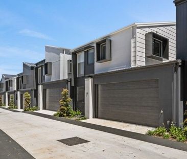 NEW TOWNHOUSE IN MANLY WEST - Photo 2