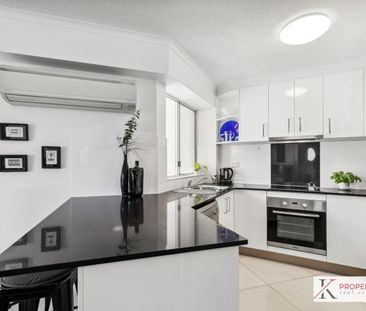 Immaculately Presented Apartment in Prime Location! - Photo 3