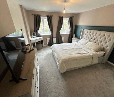 4 bedroom detached house to rent - Photo 3