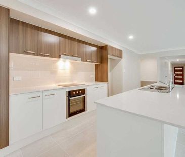 SPACIOUS LOW MAINTENANCE FAMILY LIVING - Photo 3