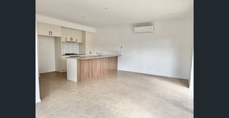 Modern Family Home for Lease – 21 Munoz Walk, Wyndham Vale - Photo 5