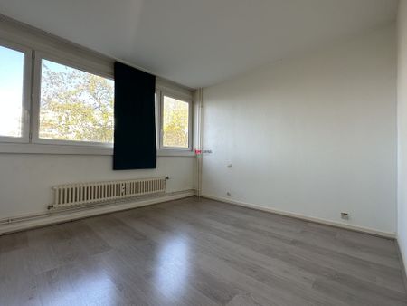 Location Appartement 3 pièces 66m² LILLE 59000 - Photo 3
