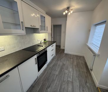 2 bedroom semi-detached bungalow to rent - Photo 3