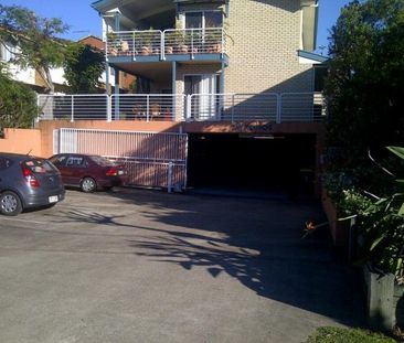 2-Bedroom House in the Heart of Manly - Photo 3
