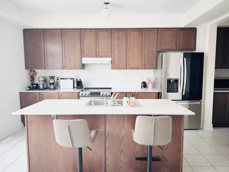 For Lease - 255 Tennant Circle, Vaughan, Ontario - Photo 4