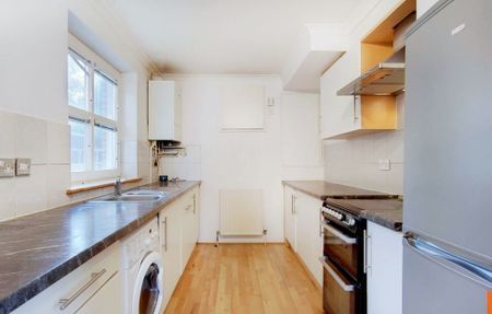 2 Bed Flat, Queen Of Denmark Court, SE16 - Photo 5