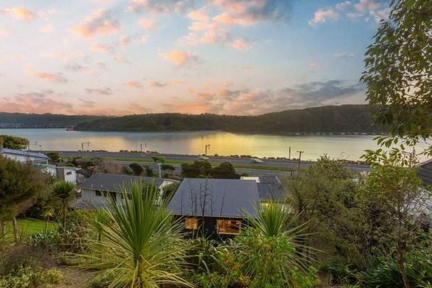 Sunny 2BR Flat in Porirua - Photo 1