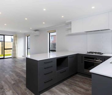8 Reakes Crescent, Wallaceville - Photo 1