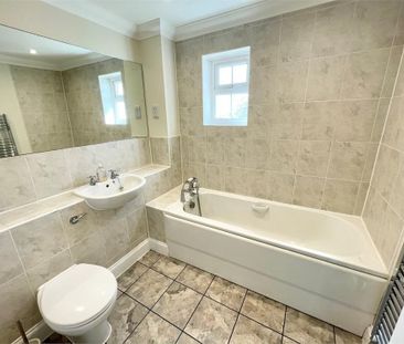3 bedroom semi-detached house to rent - Photo 6