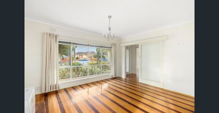 Spacious 3 bedroom home + studio/4th bedroom - Photo 4