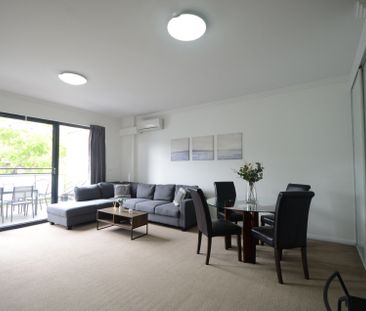 Immaculate 2 Bedroom Apartment - Photo 2