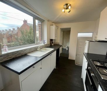 2 bedroom flat to rent - Photo 6