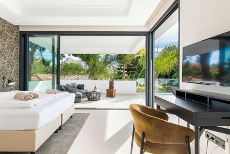 4 bedroom luxury Villa for rent in The Golden Mile, Marbella, Andalusia - Photo 2
