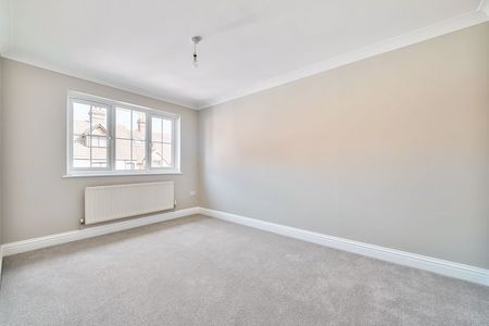 Kings Road, Haslemere, Surrey, GU27 - Photo 3