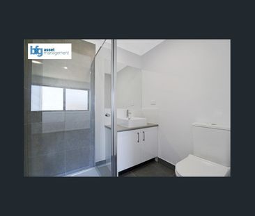 Modern 3-Bedroom Townhouse in a Prime Cranbourne West Location - Photo 6