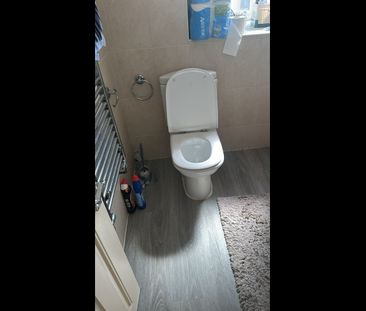 Room in a Shared House, Burnley Road, NW10 - Photo 5