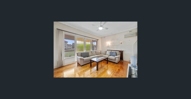 🏡 Comfortable Family Home in a Great Firle Location 🌿 - Photo 1