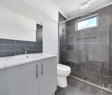 Well presented 3 bed 2 bath home - Photo 5