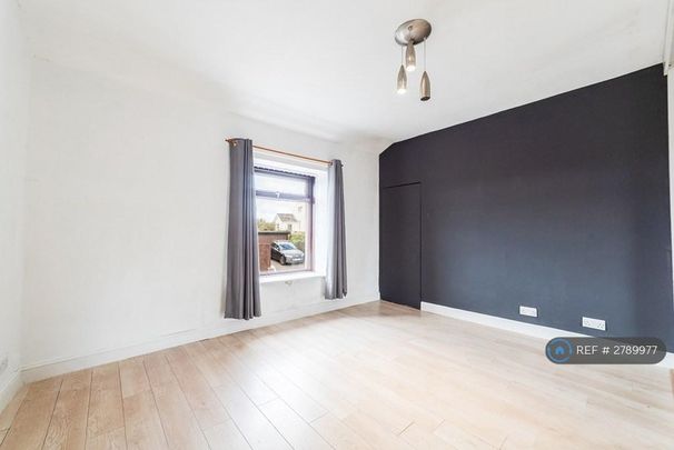 3 bedroom end of terrace house to rent - Photo 1